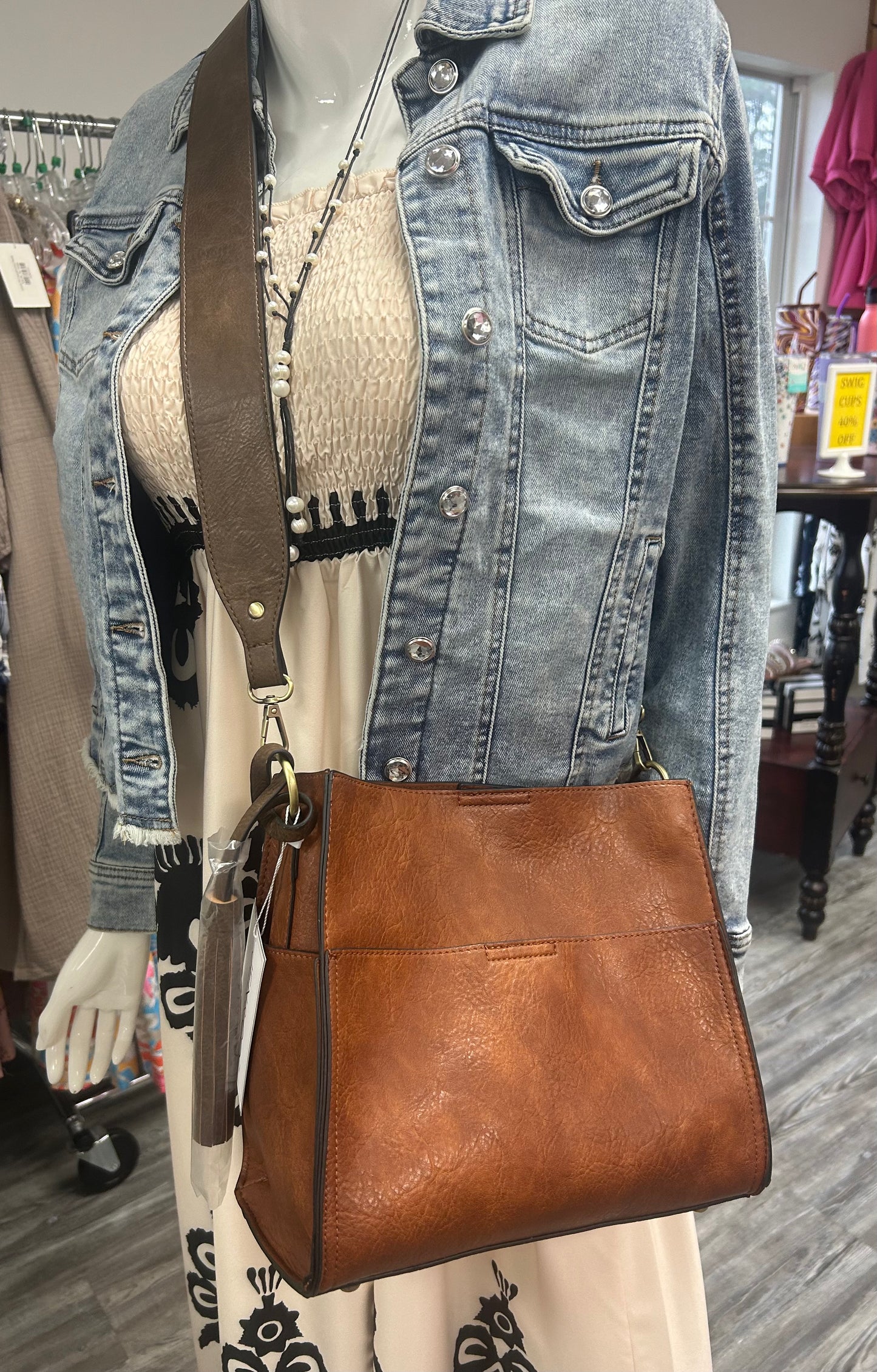 2-in-1 bucket bag with guitar strap